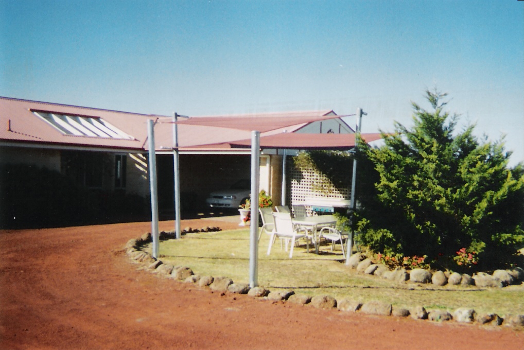 Image 16 of 24  -  410 kB